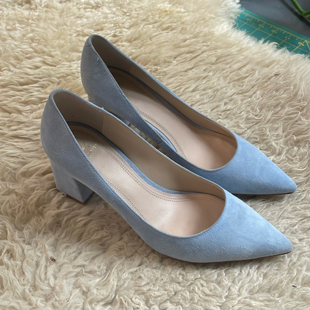 Marc FisherZala Pump baby blue microsuede pumps 6 1/2 - Picture 4 of 6